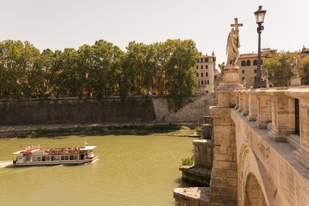 Balade en bateau-mouche sur le Tibre