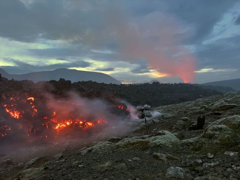 Julian Charrière, capture sonore au volcan Litli-Hrútur (Islande), 2023
Courtesy de l’artiste