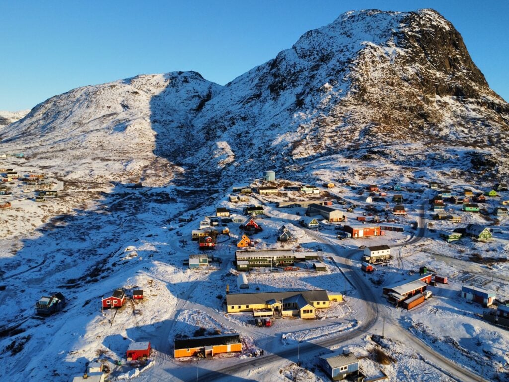 Narsaq, entourée de glaces