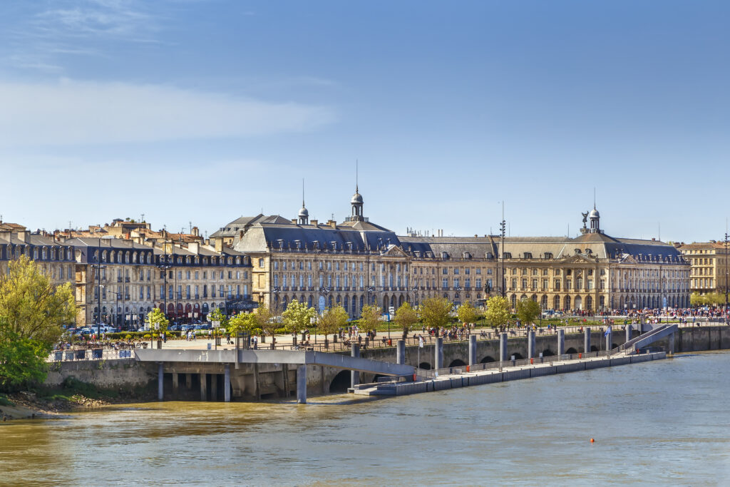 Vue sur Bordeaux et la Garonne