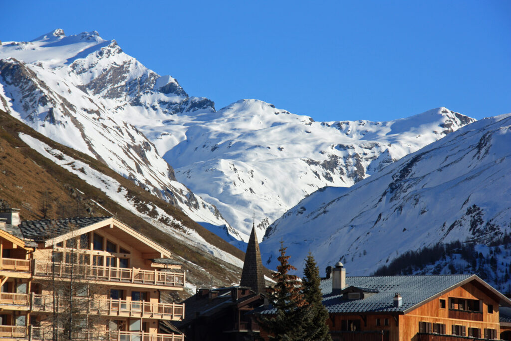 Val d'Isère et ses monts enneigés, France