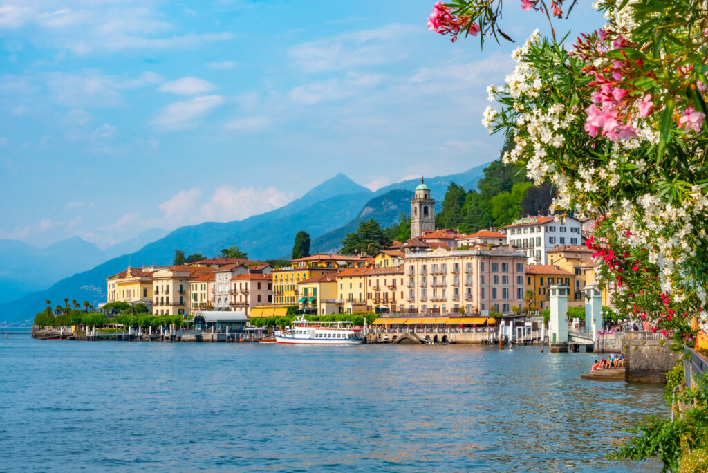 Vue sur Bellagio et les bords du lac de Côme