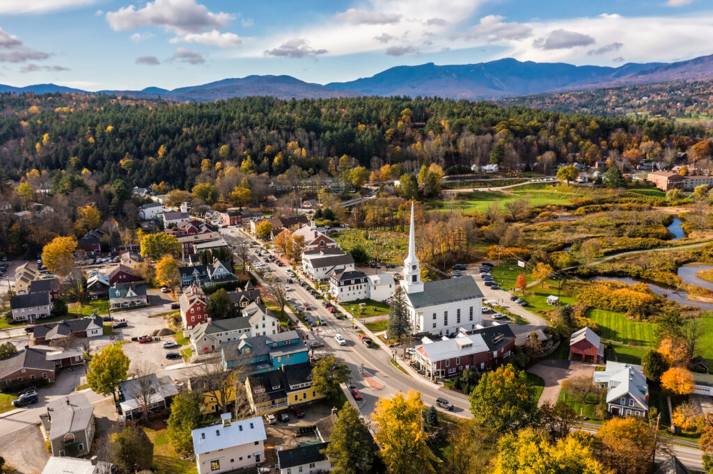 Vue aérienne de Stowe, un des plus beaux villages du monde