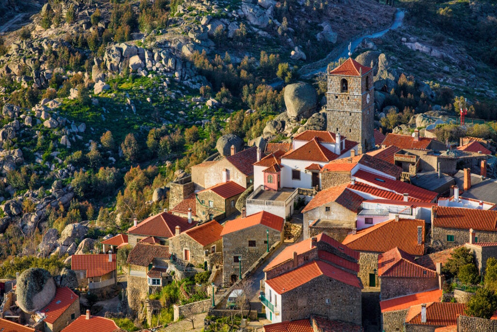 Vue sur Monsanto : un des plus beaux villages du monde