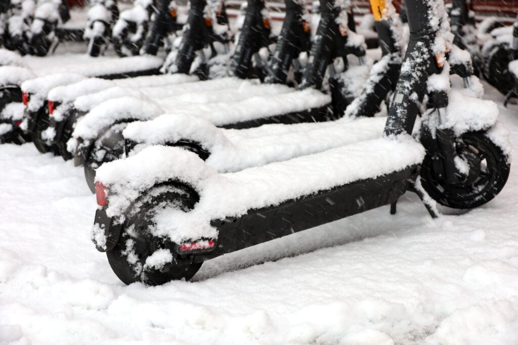 Que faire aux Menuires en hiver ? La trottinette électrique sur neige 