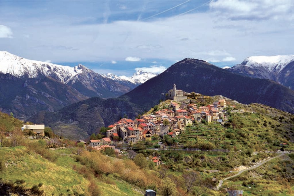 Que faire dans les Alpes-Maritimes ?  Vue sur Ilonse