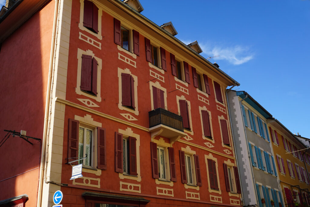 Façade de maison à Barcelonnette 