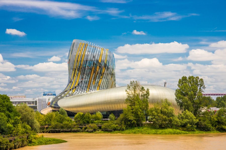 Visiter la Cité du Vin à Bordeaux : informations et conseils en 2025