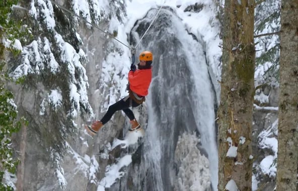 Que faire à Saint-Lary Soulan en hiver ? L'ice tyrolienne