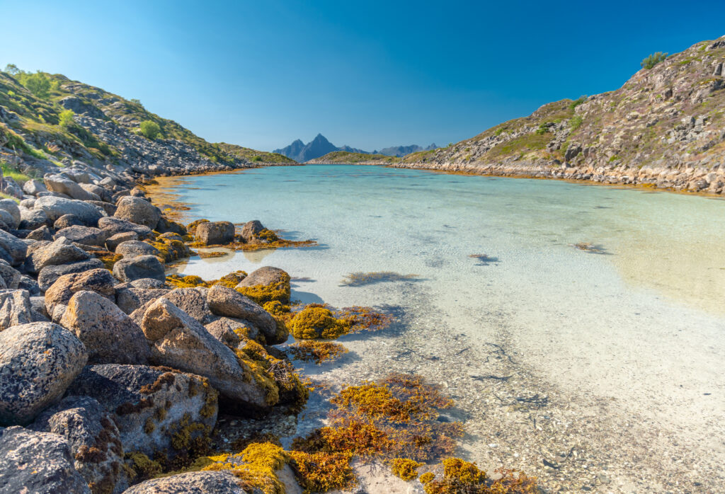 Plage sur l'île de Skrova