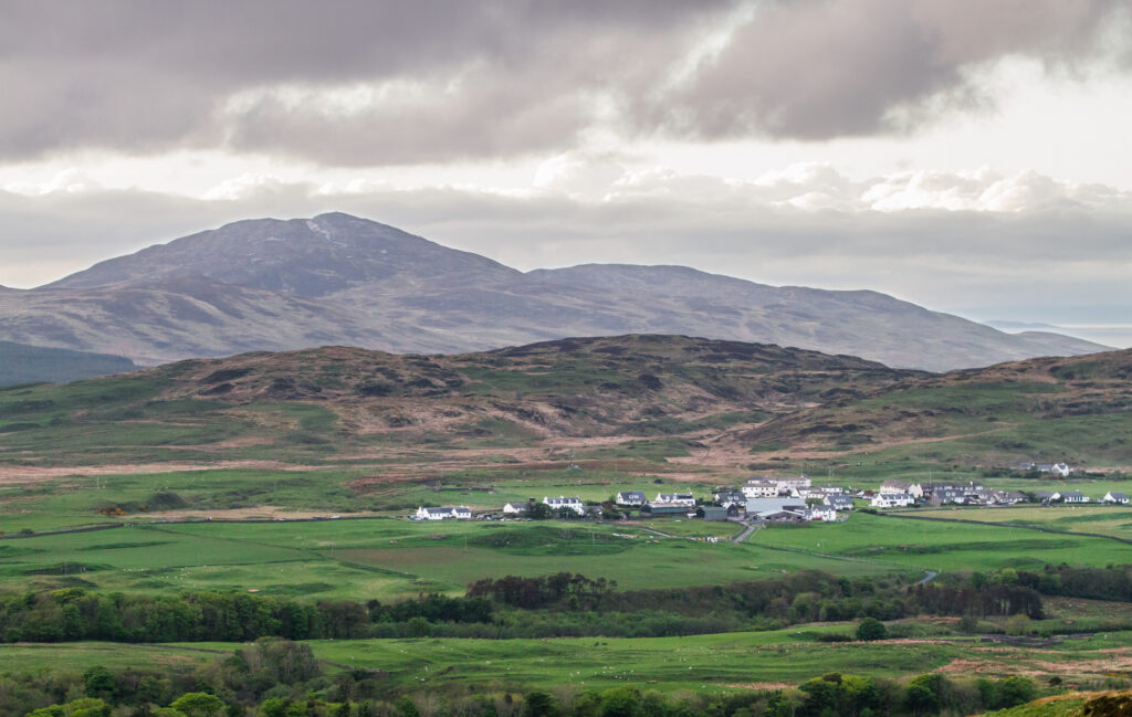 Vue sur l'île Jura, une des plus belles îles à visiter en Écosse