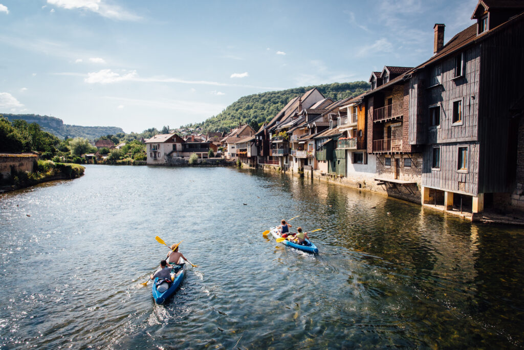 Rivière la Loue à Ornans dans le Jura