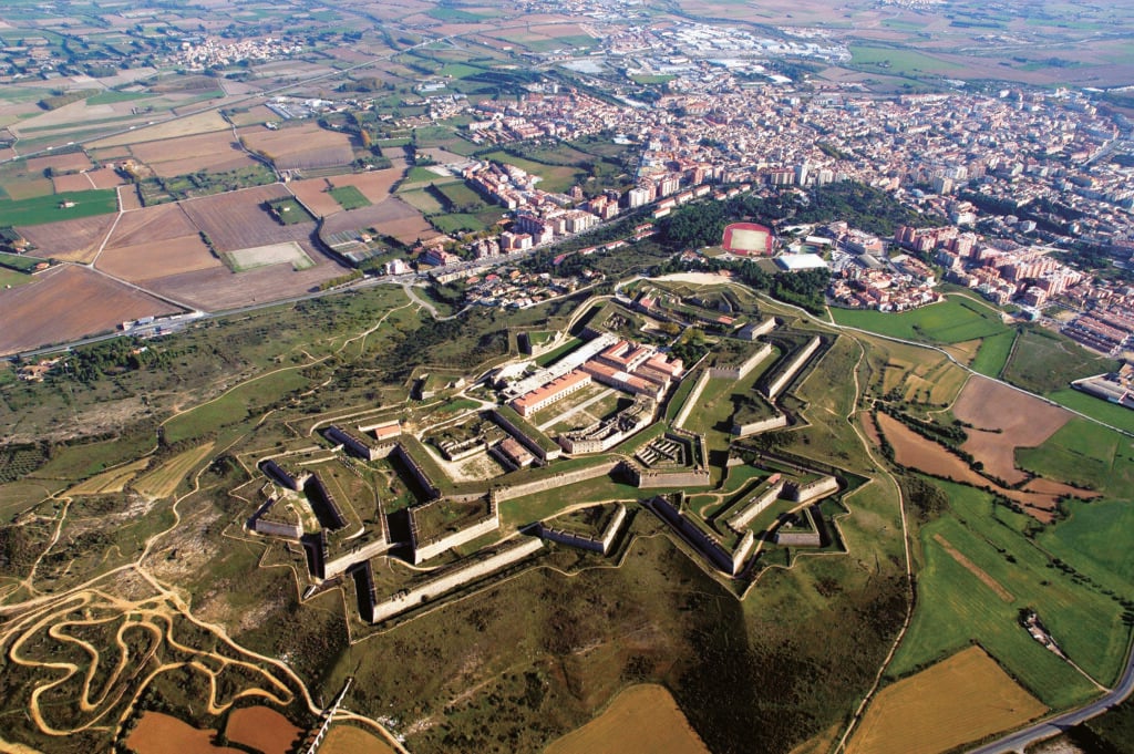 Le château de Sant Ferran. 