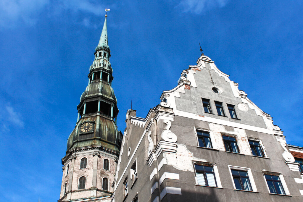 L’église Saint-Pierre à Riga en Lettonie 