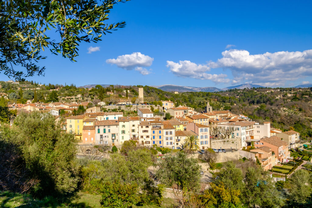 Vue panoramique sur le village de Tourrettes, un des plus beaux villages du Var