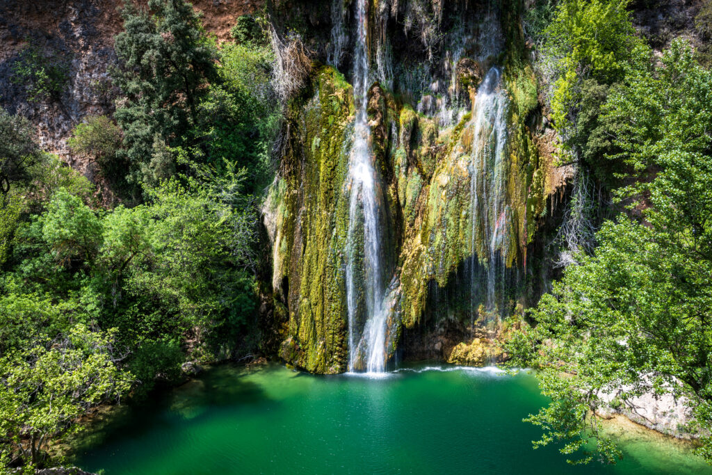 La magnifique cascade de 42 mètres de Sillans-la-Cascade