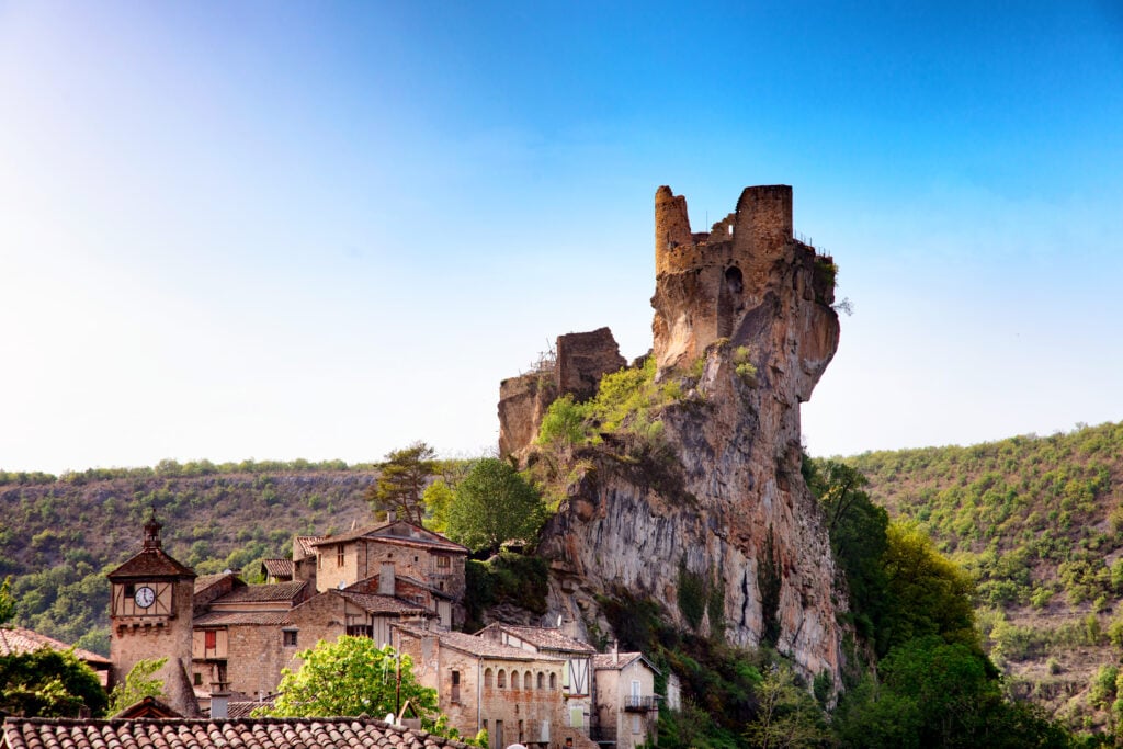 Ruine du chateau du village Puycelsi, Tarn, Midi-Pyrénées