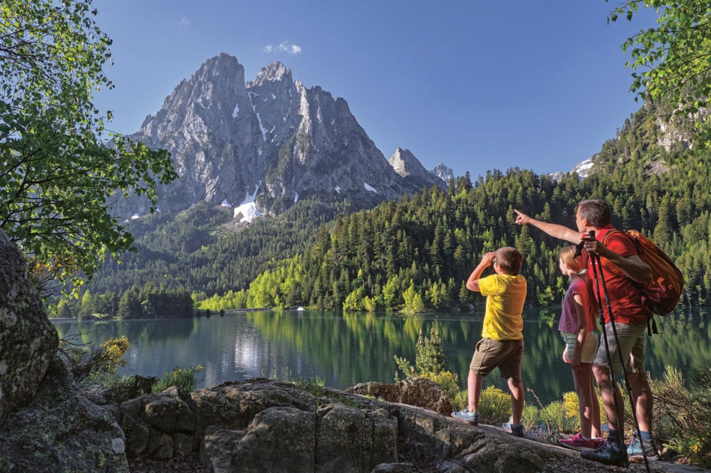 Els Encantats et l'Estany de Sant Maurici.