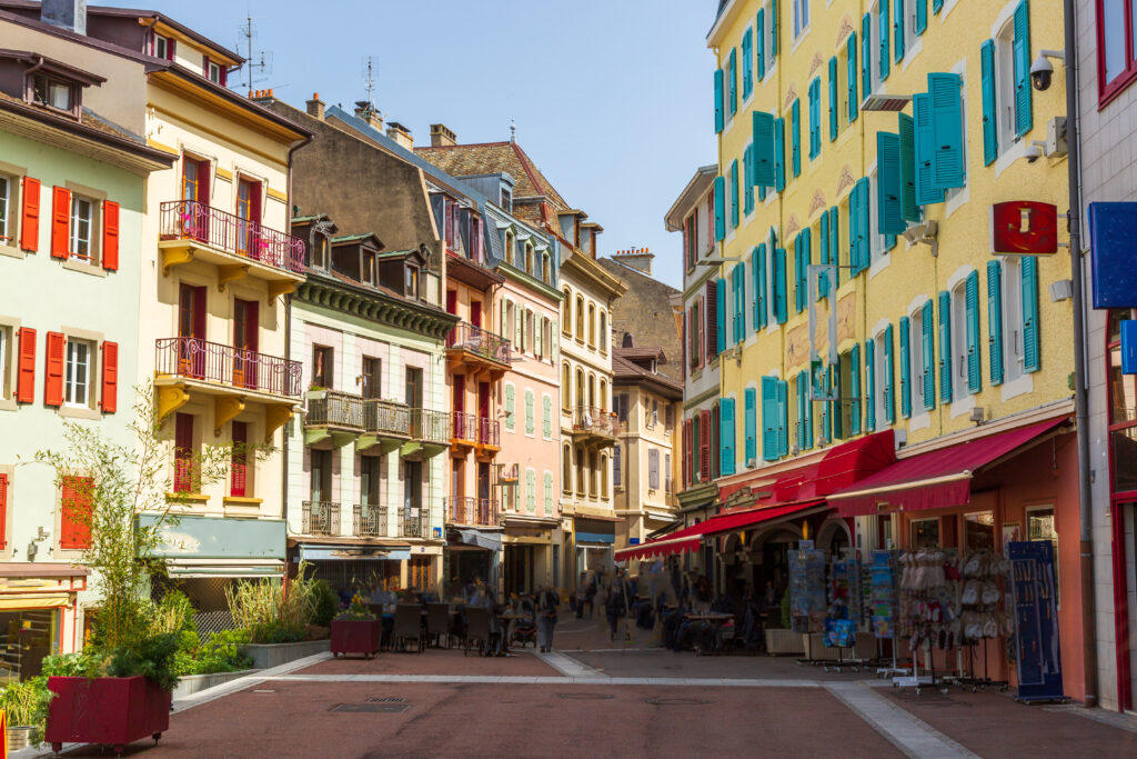 Que faire à Évian-les-Bains ? Une promenade dans Vieille-ville