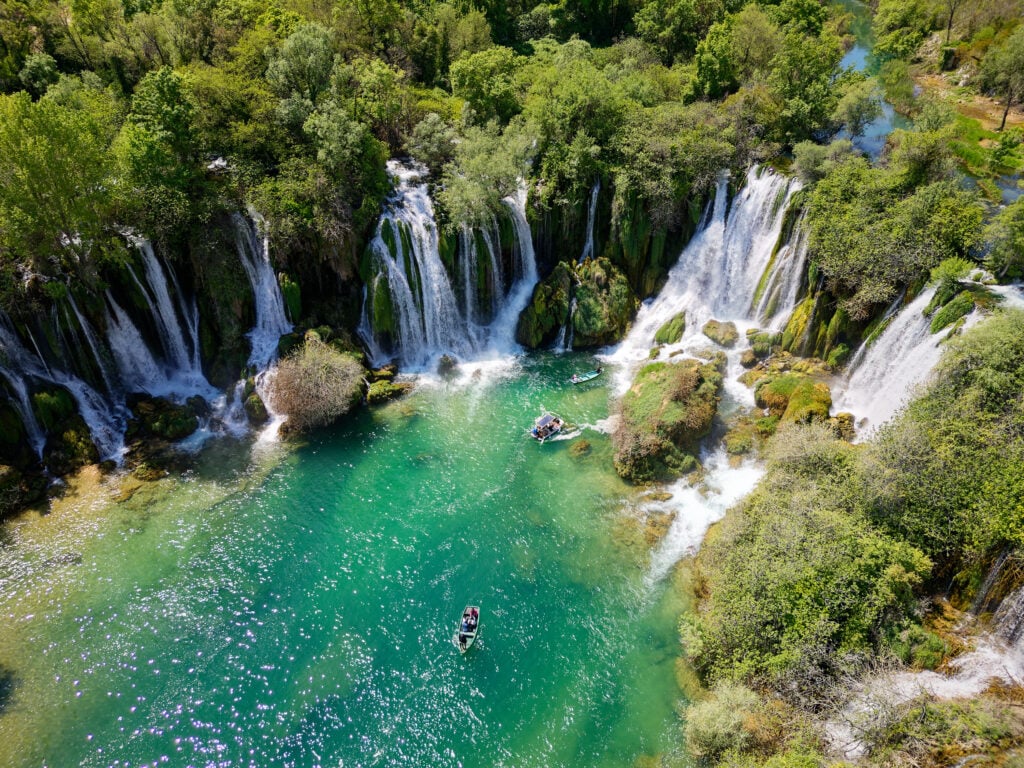 Que visiter en Bosnie-Herzégovine ?  Les cascades Kravica