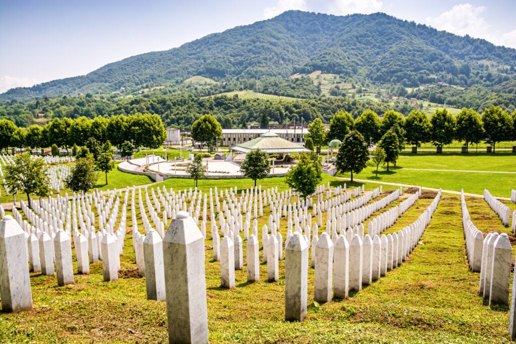 Que visiter en Bosnie-Herzégovine ? Le mémorial du génocide de Srebrenica