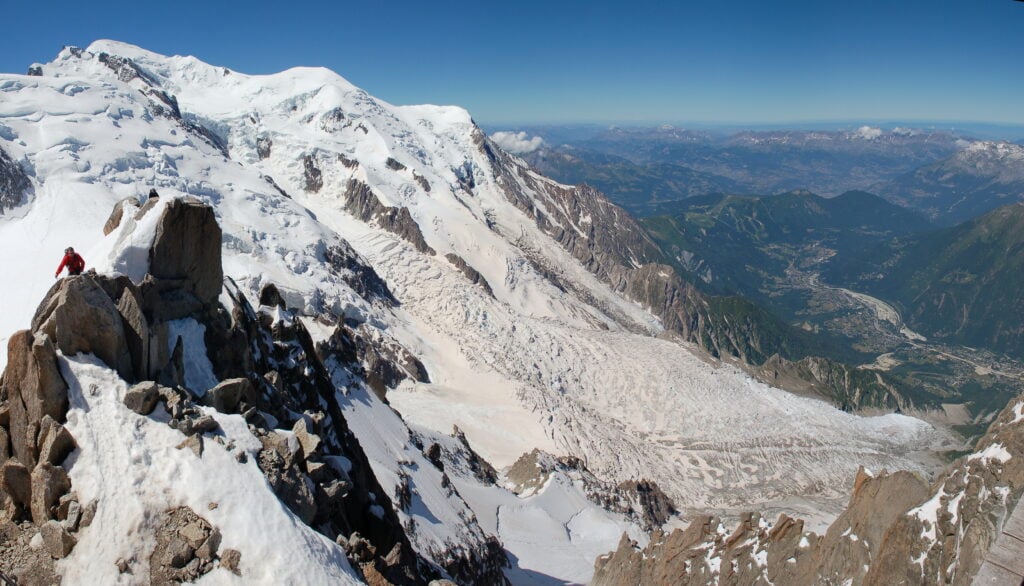 Le glacier des Bossons, la plus haute chute de glace des Alpes 