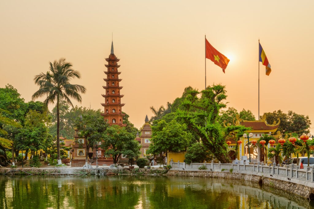 Vue sur la pagode Tran Quoc à Hanoi