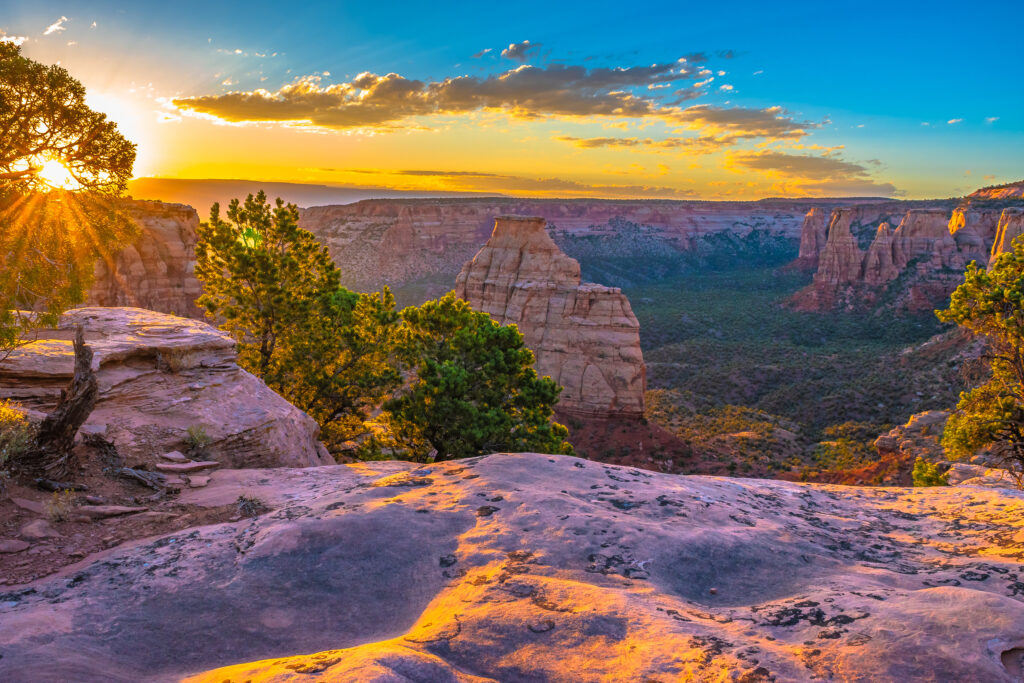 Lever de soleil au Colorado National Monument