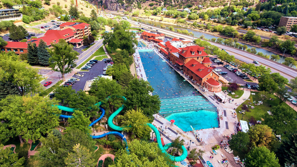 Vue sur les sources thermales de Glenwood Springs