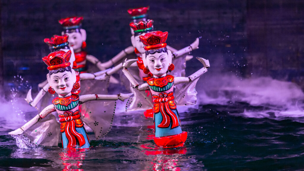 Que faire à Hô-Chi-Minh ? Assister à un spectacle de marionnettes sur l'eau