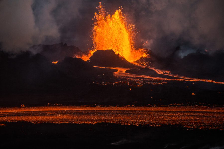 Où partir pour voir des volcans en éruption ? Top 13 des destinations en 2025