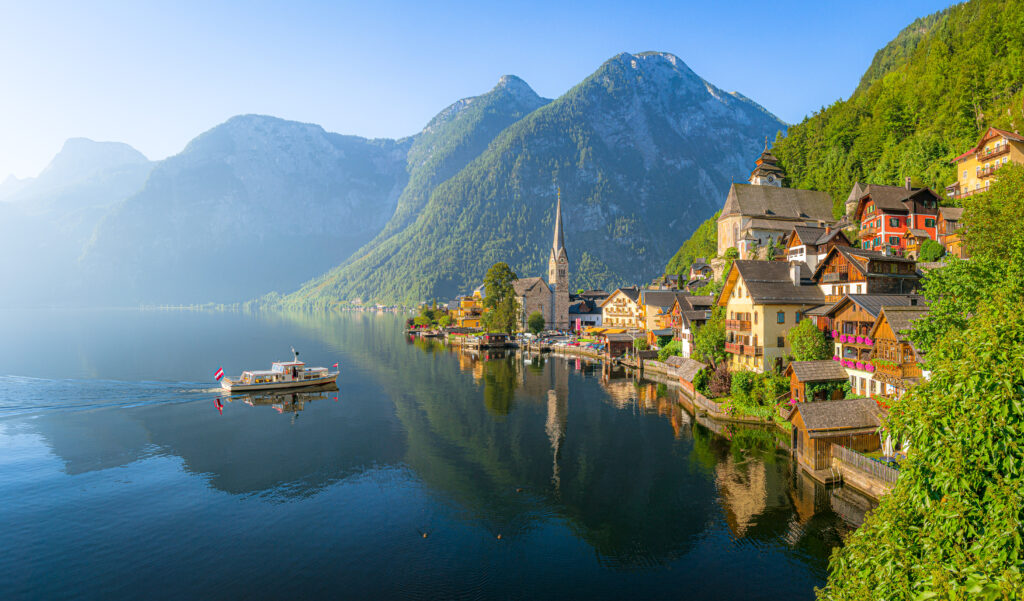 Hallstatt , un des plus beaux villages en Autriche