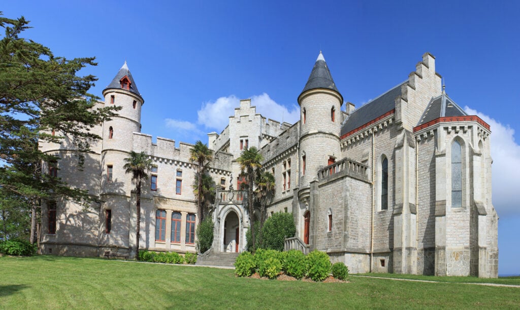 Château d'Abbadia - randonnées en familles dans les Pyrénées