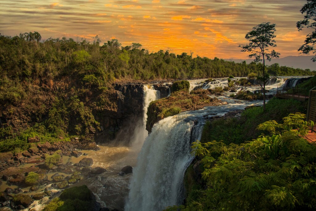 Chutes Monday - Paraguay 