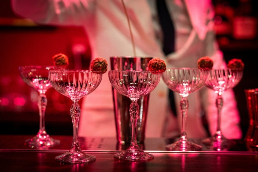 Top 14 des meilleurs bars cachés à tester à Paris en 2025