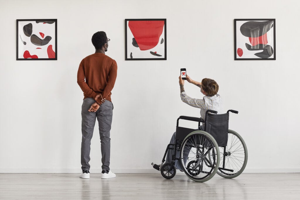 Couple au musée