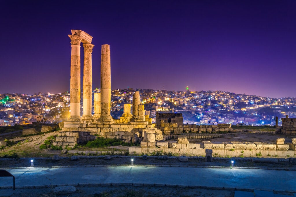 La citadelle d'Amman de nuit