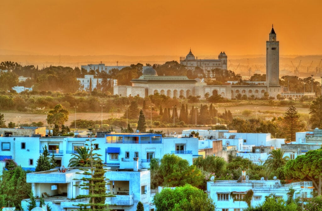 Vue sur Sidi Bou Said et Carthage - Comment aller en Tunisie sans avion ? 