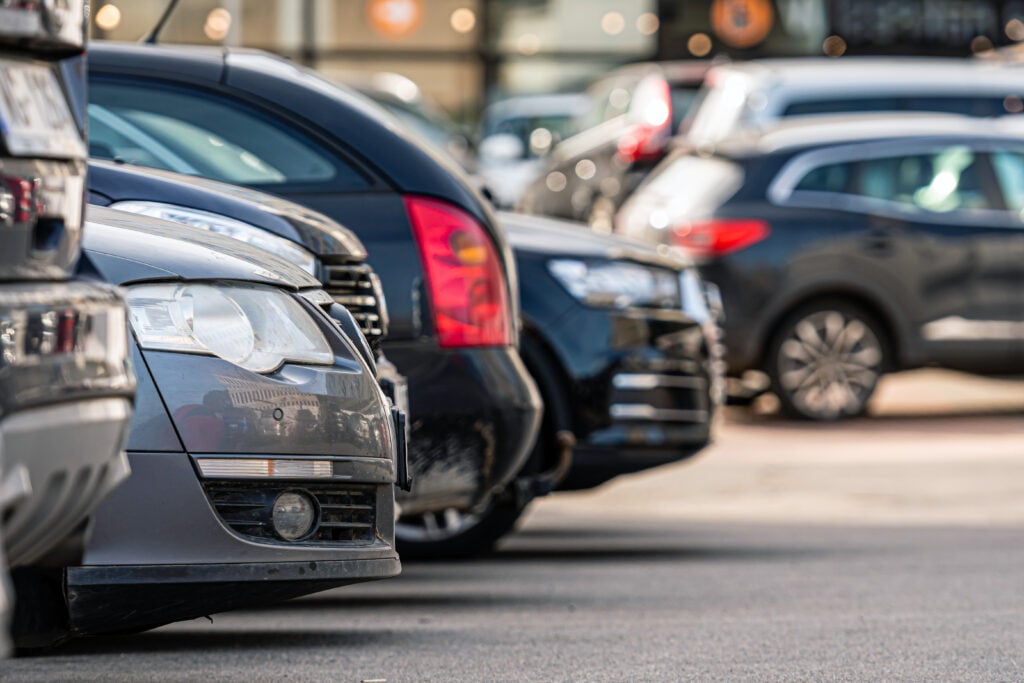 Voiture sur un parking