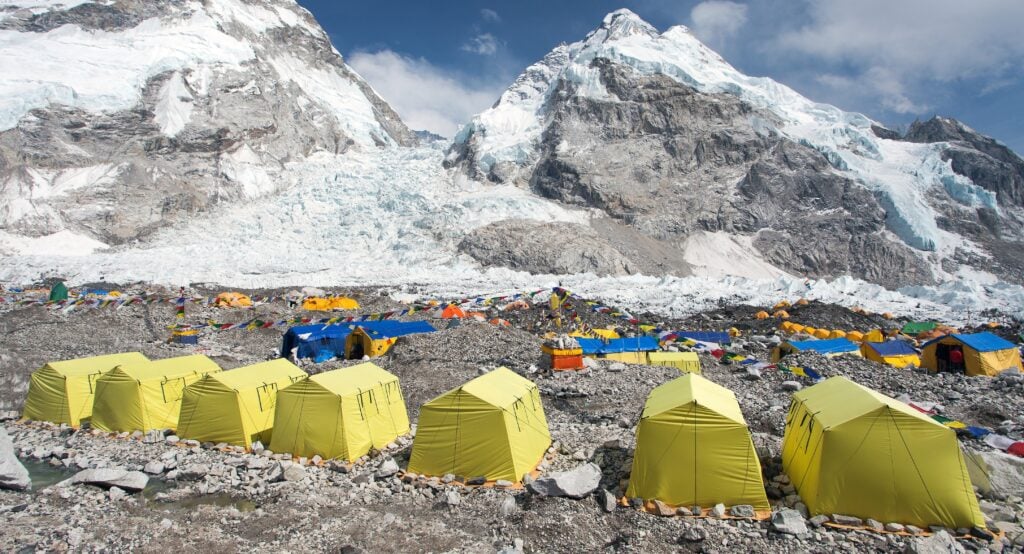 Ascension de l'Everest : quel impact sur l'environnement ?