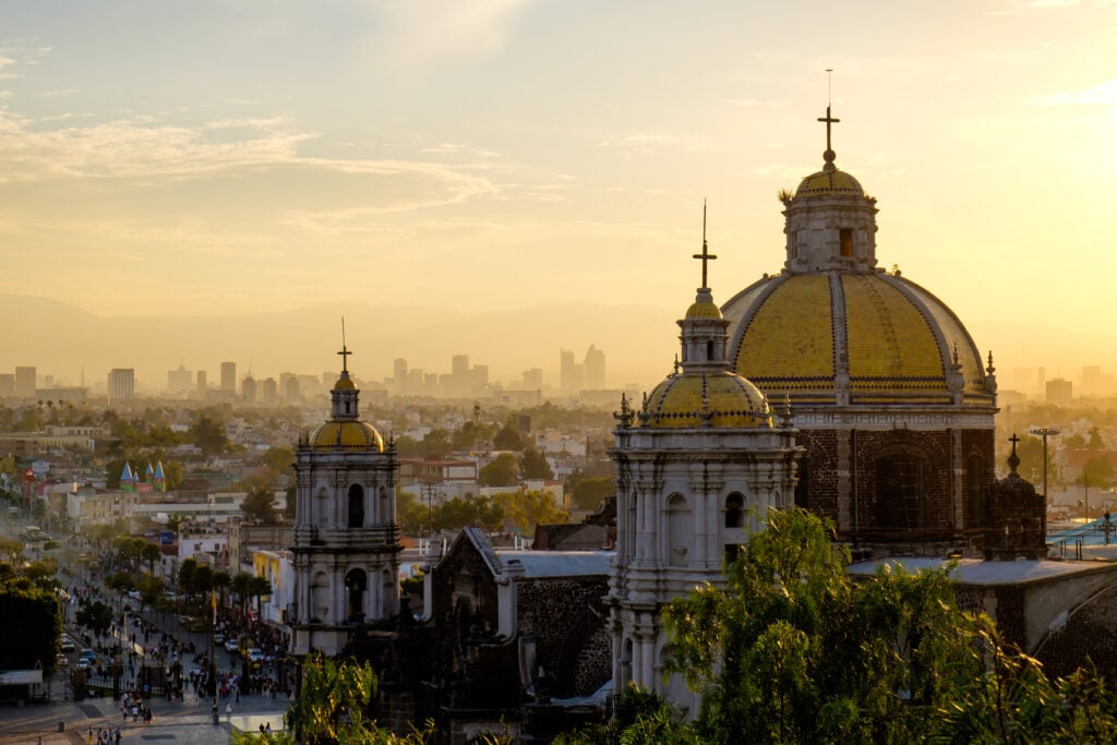 Basilica de Guadalupe et vue sur Mexico