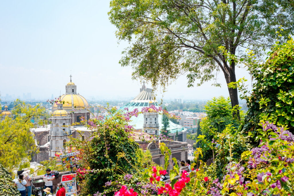 Ancienne et nouvelle Basilica Guadalupe - Mexico 