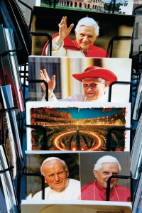 Cartes postales papales.