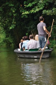 Tour en barque dans le marais poitevin