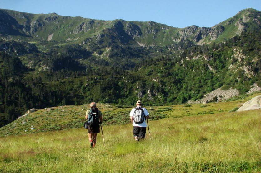 Randonneurs dans la massif du Madres.