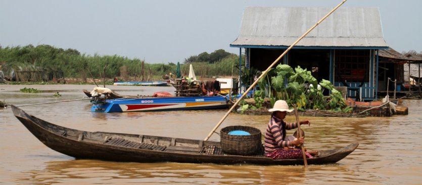 La vie suit son cours sur le lac de Tonlé Sap.
