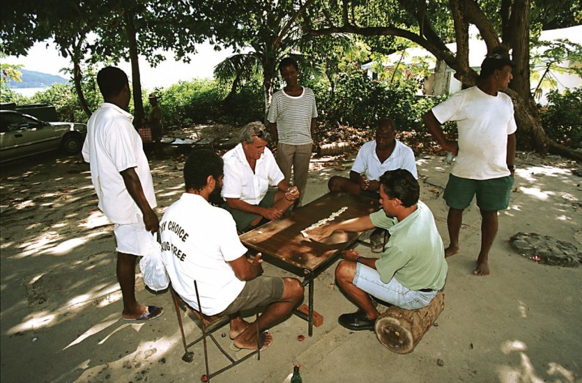 Joueurs de dominos.