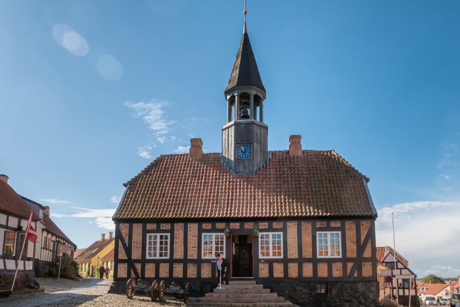 ANCIEN HÔTEL DE VILLE (DET GAMLE RÅDHUS)