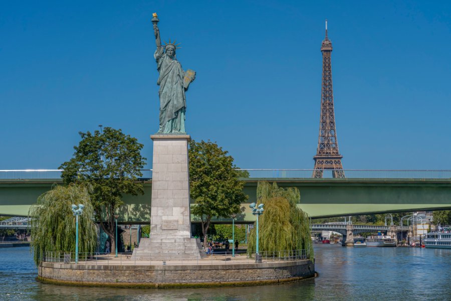 LA RÉPLIQUE DE LA STATUE DE LA LIBERTÉ