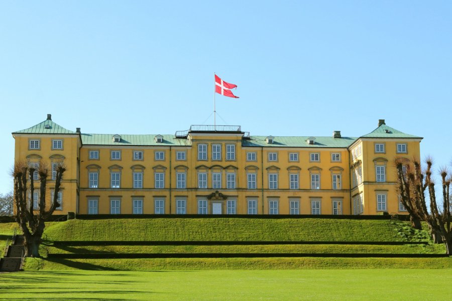 CHÂTEAU DE FREDERIKSBERG (FREDERIKSBERG SLOT)